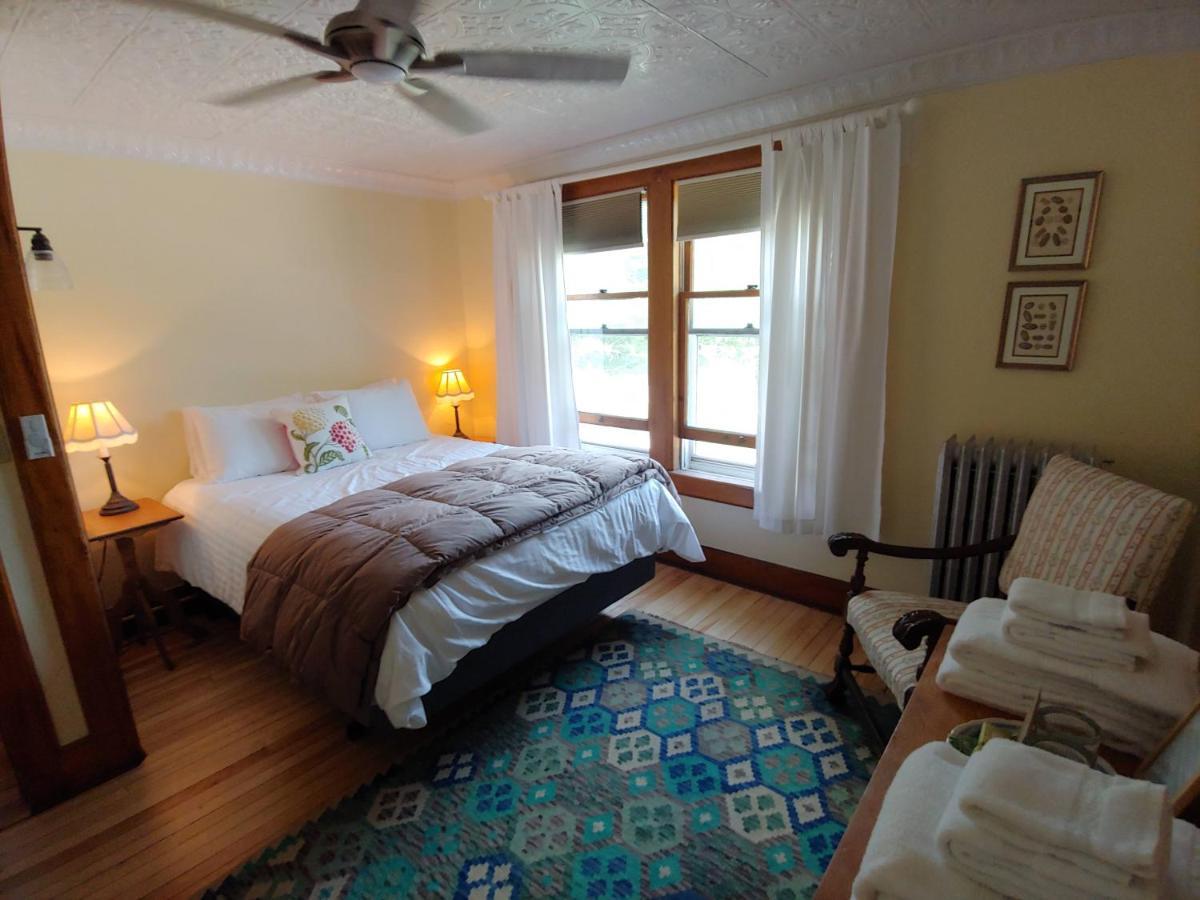 Keene Valley Lodge Bed & Breakfast 2*